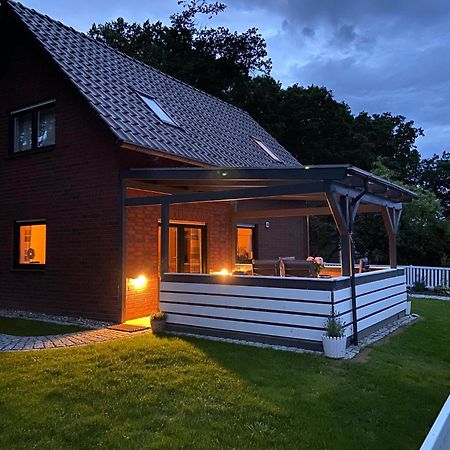 Strandhaus Mathea - Ruhige Lage Direkt Am Fleesensee - Parkplatz, Kamin, Sauna - Familienfreundlich Unter Gohren Ngoại thất bức ảnh